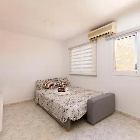 Barcelona Sunny Terrace Apartment L'Hospitalet de Llobregat Exterior photo