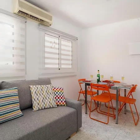 Barcelona Sunny Terrace Apartment L'Hospitalet de Llobregat Exterior photo